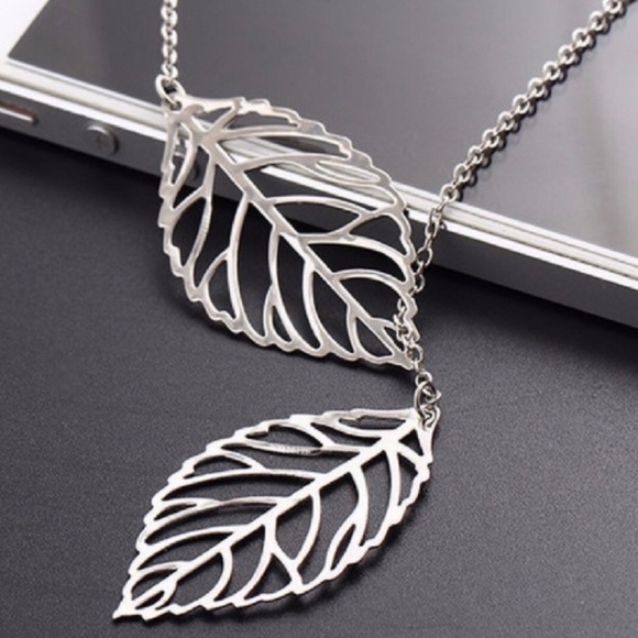 Double leaf necklace silver tone NWT - Picture 3 of 9